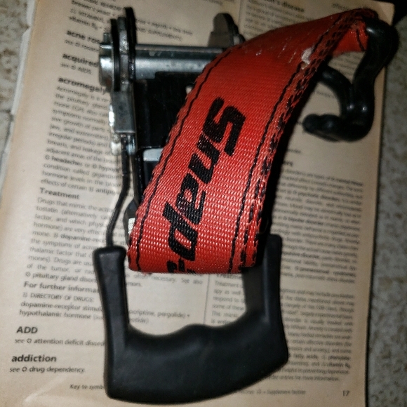 Snap-On Heavy-Duty Red Ratchet Strap - Picture 2 of 5